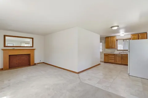 a view of utility room with washer and dryer