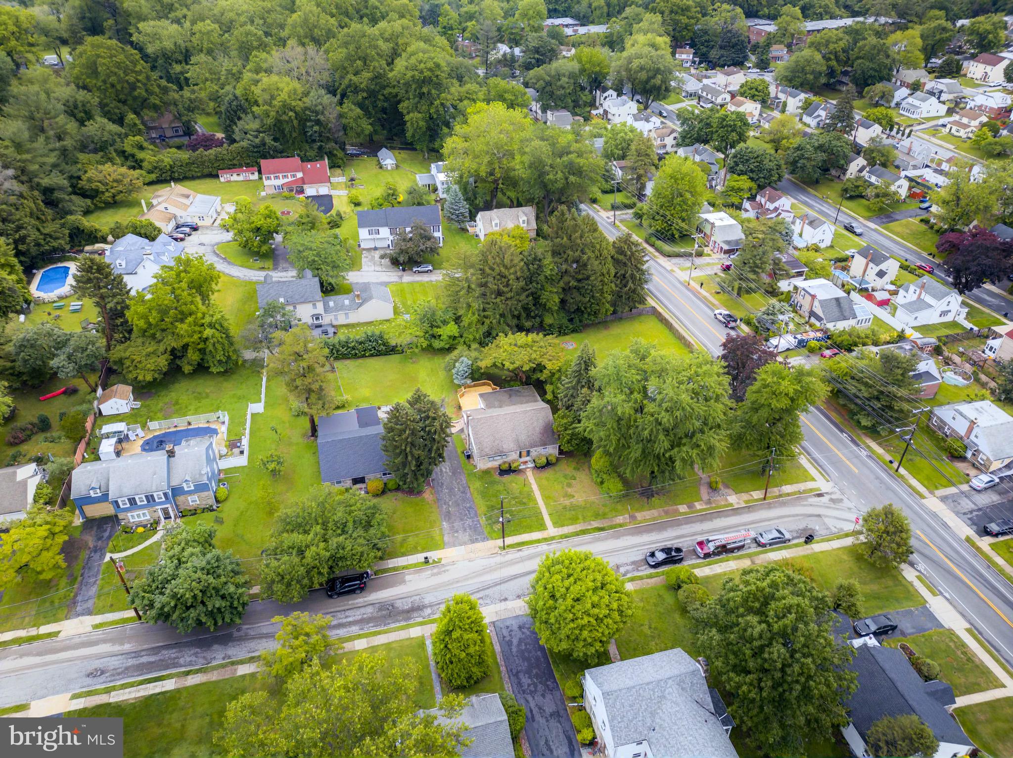 3 Arbor Lea Road Lansdowne, PA 19050 - Photo 30 of 32 an aerial view of a houses with yard