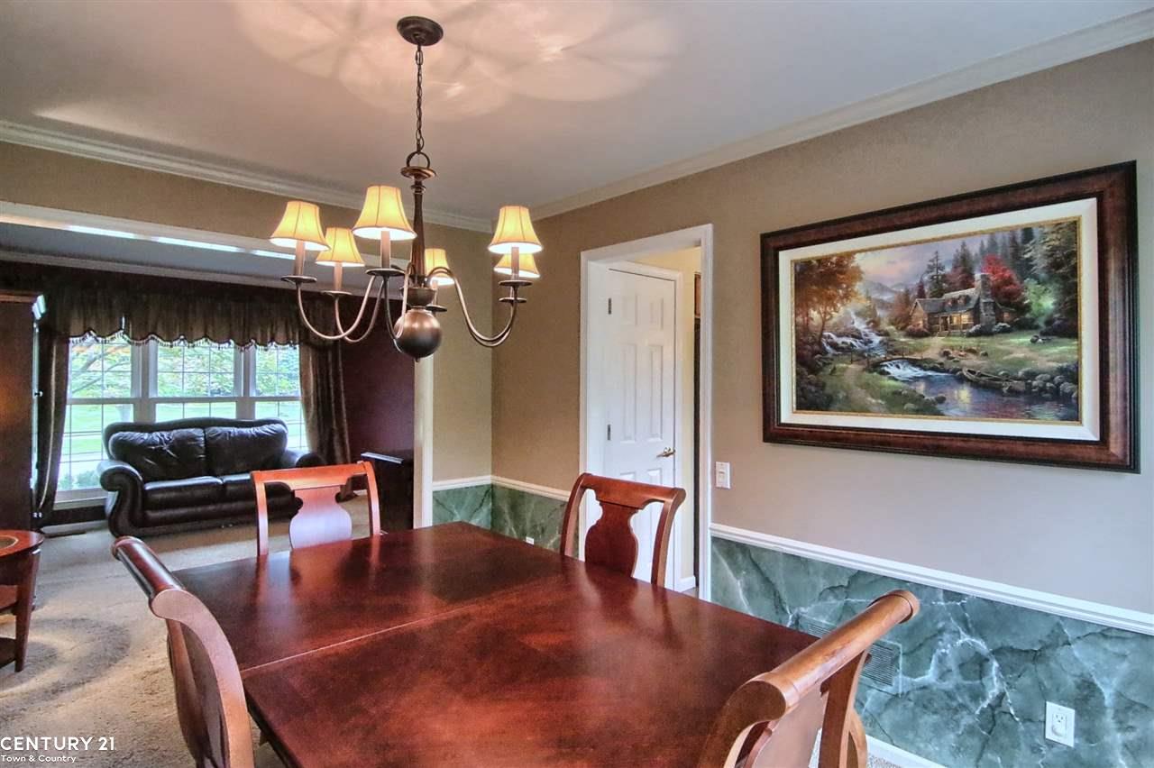 172 Grosvenor Drive Rochester Hills, MI 48307 - Photo 7 of 36