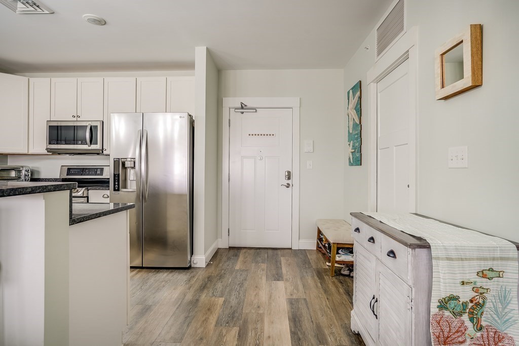 20 N Street, Unit 404 Hampton, NH 03842 - Photo 5 of 41 Gallery Image 5