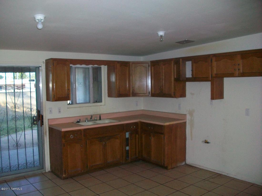 206 West Mossman Road Tucson, AZ 85706 - Photo 3 of 5 Gallery Image 3