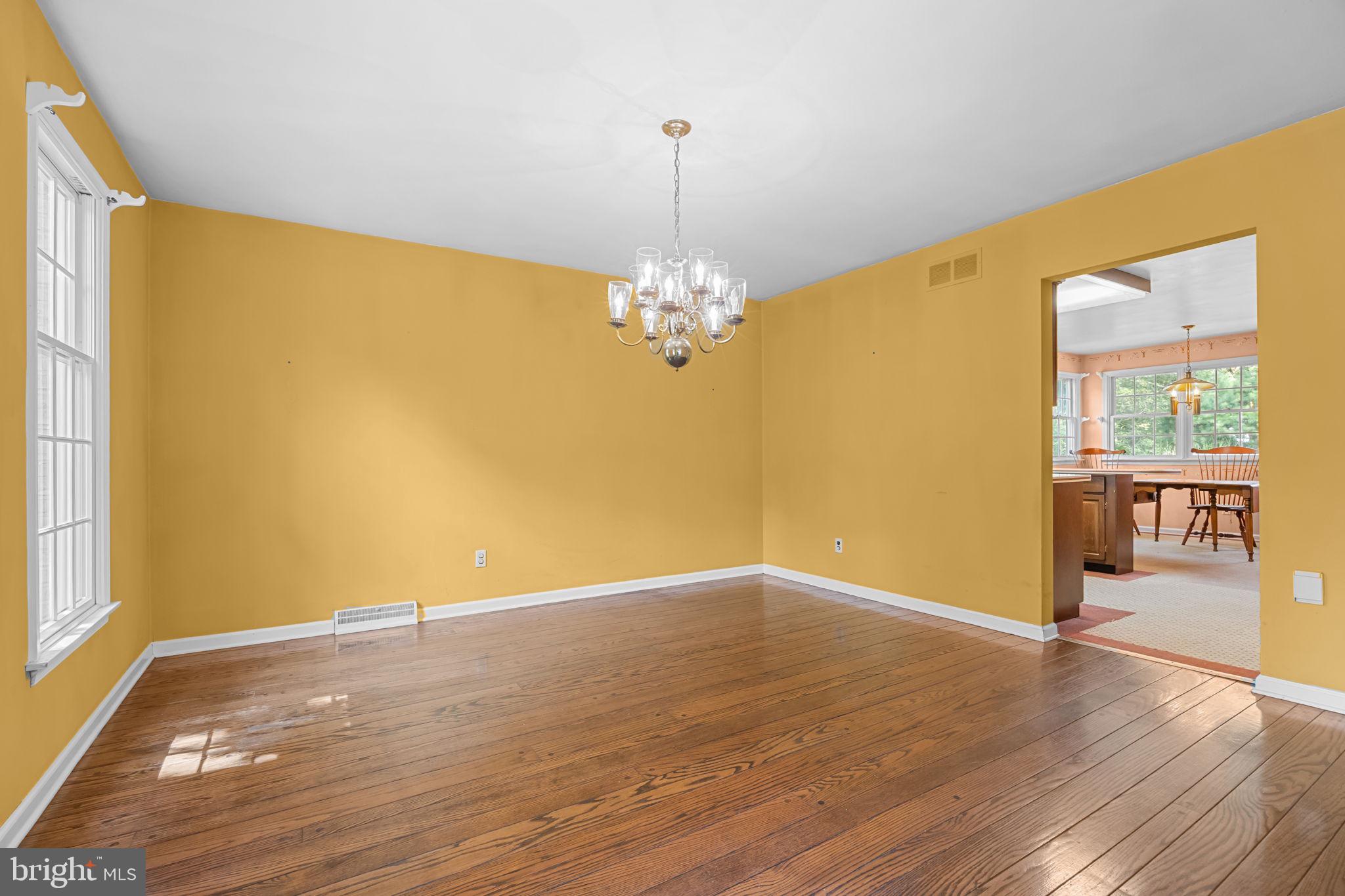 358 Richard Road Yardley, PA 19067 - Photo 6 of 31 Large dinning room