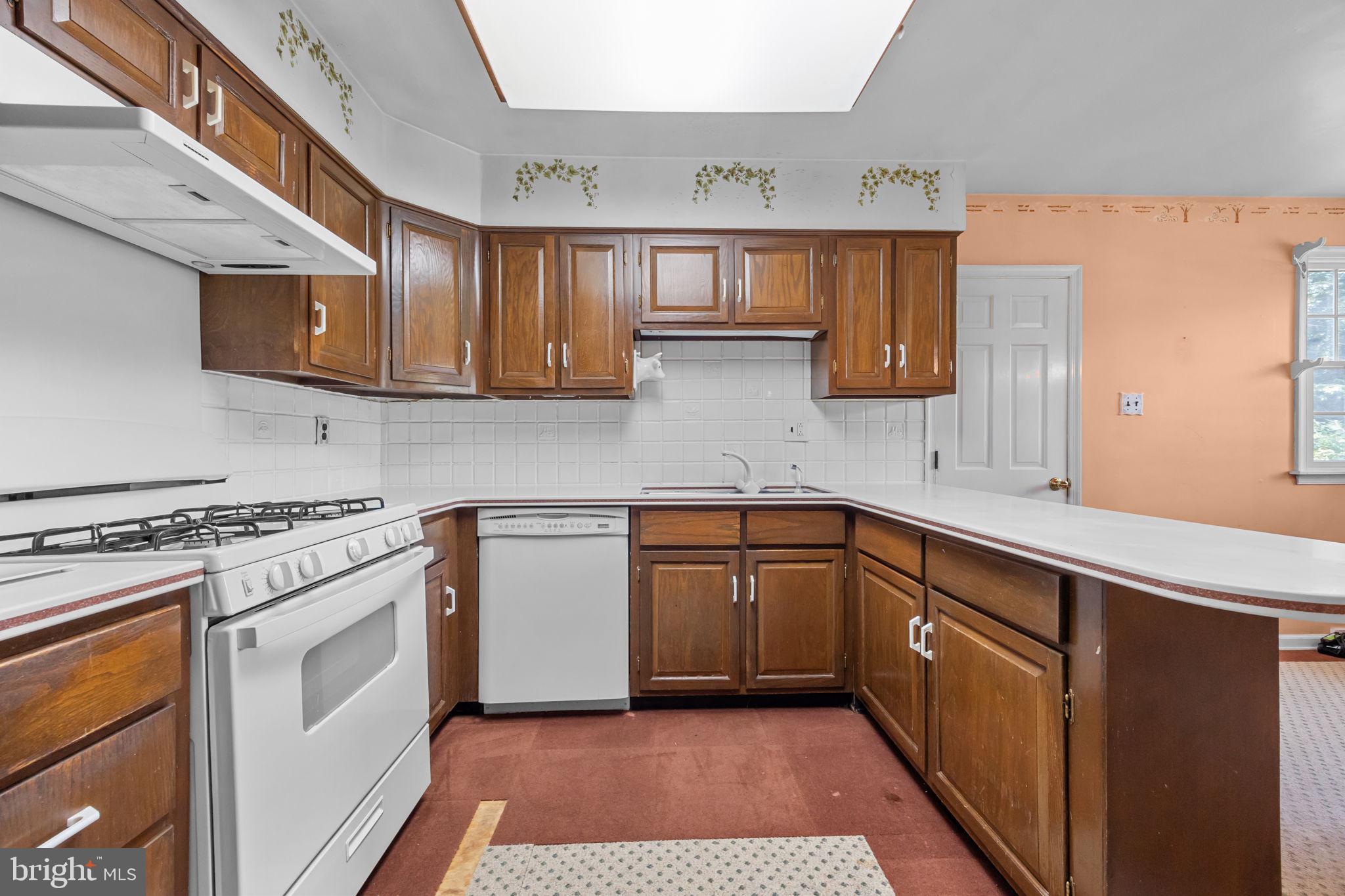 358 Richard Road Yardley, PA 19067 - Photo 8 of 31 Great work space