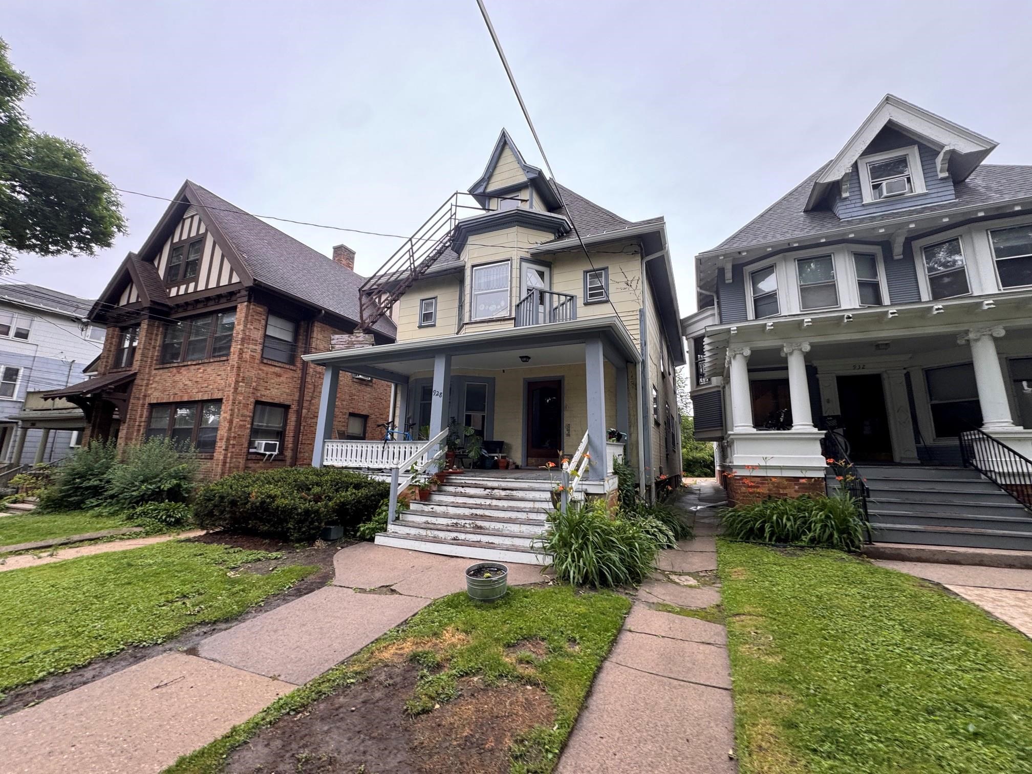 928 Spaight Street Madison, WI 53703 - Photo 4 of 19