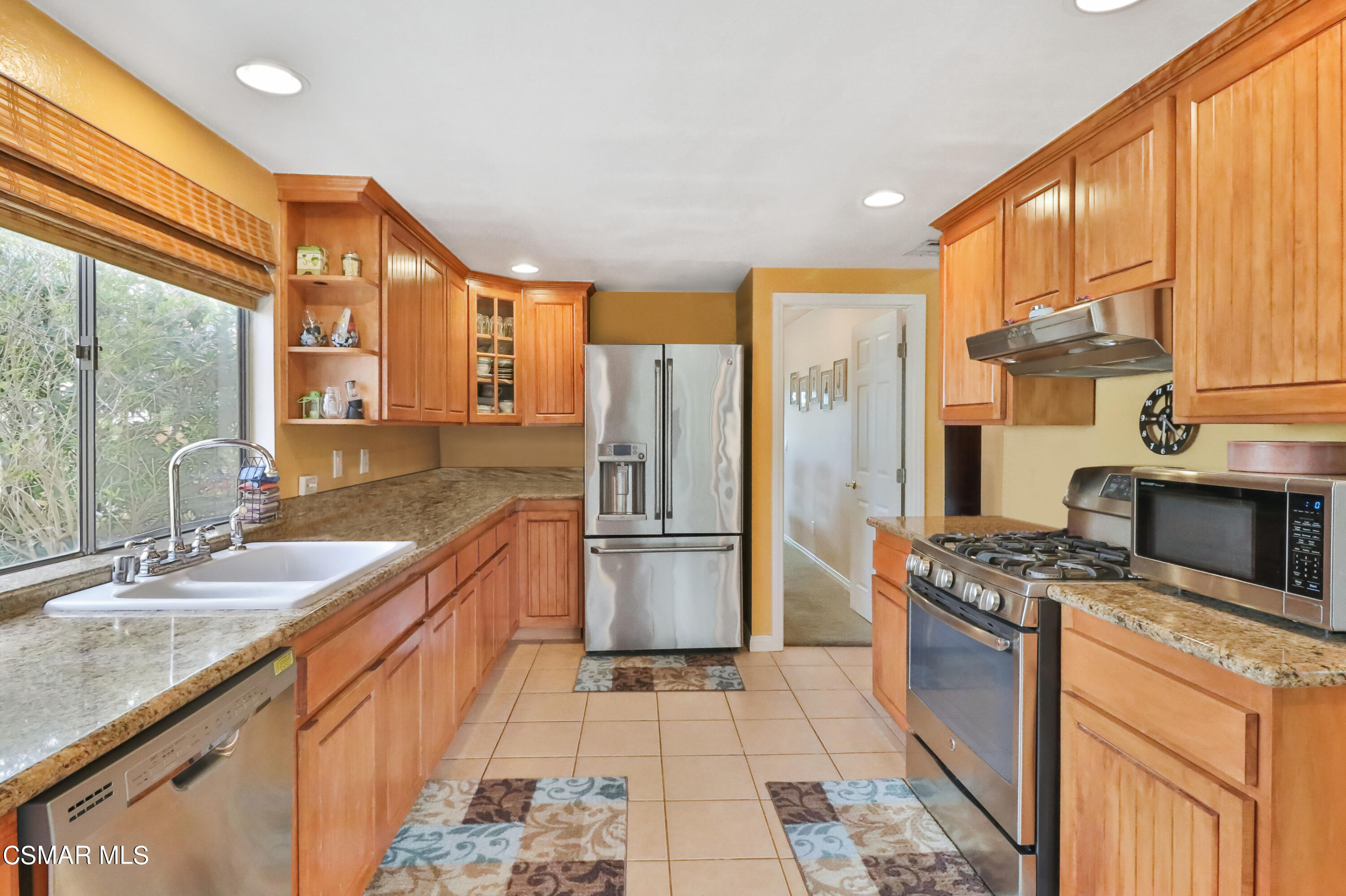 423 Appleton Road Simi Valley, CA 93065 - Photo 6 of 25 IMG_8404 v2
