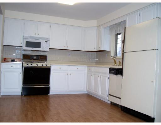 226 Shafer Road Coraopolis, PA 15108 - Photo 5 of 8 Kitchen.