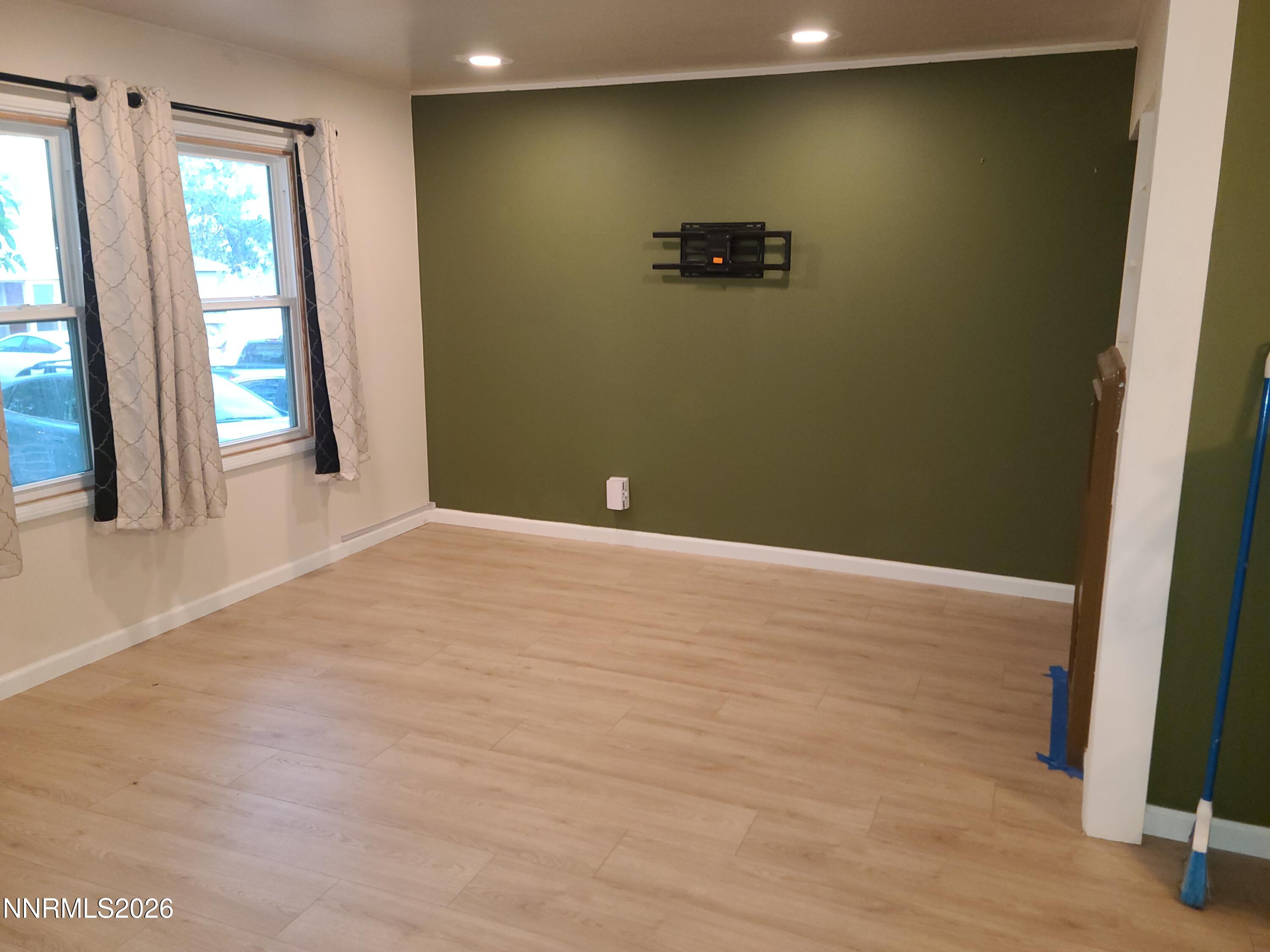45 Sutton Way Reno, NV 89512 - Photo 3 of 8 20260924_183639