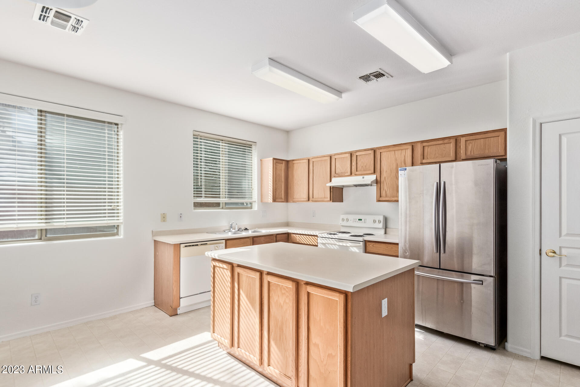 3757 East Chickadee Road Gilbert, AZ 85297 - Photo 11 of 28 11-Chickadee