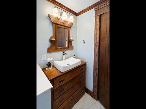 $339,900 | 315 West Fountain Street, Albert Lea, MN 56007