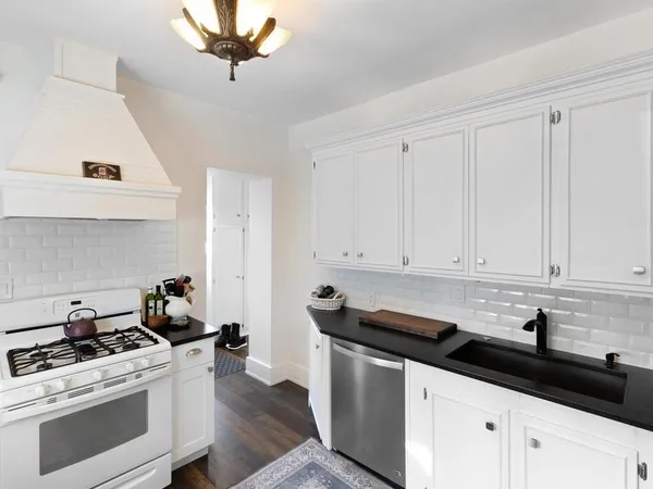 $325,000 | 315 West Fountain Street, Albert Lea, MN 56007