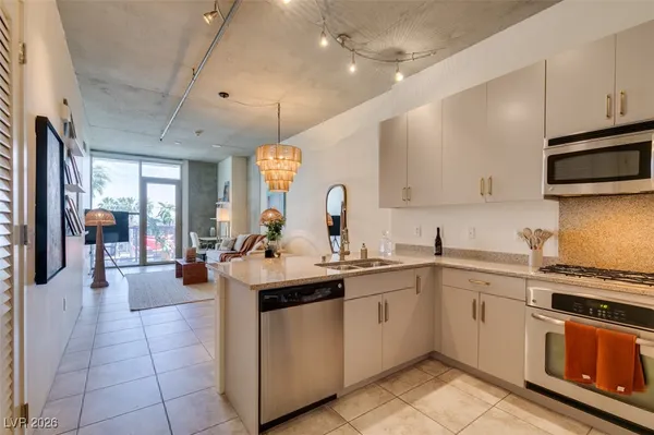 $2,000 | 353 East Bonneville Avenue, Unit 343, Las Vegas, NV 89101