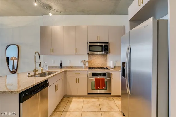 $2,000 | 353 East Bonneville Avenue, Unit 343, Las Vegas, NV 89101