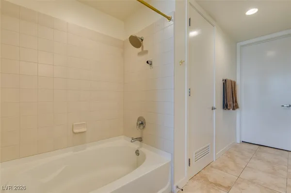 $2,000 | 353 East Bonneville Avenue, Unit 343, Las Vegas, NV 89101