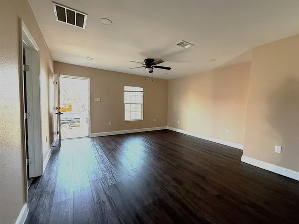 $1,700 | 2406 South Marsalis Avenue, Dallas, TX 75216