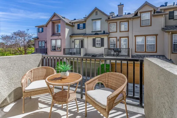 $1,448,000 | 30 Royal Oak Court, Mountain View, CA 94040