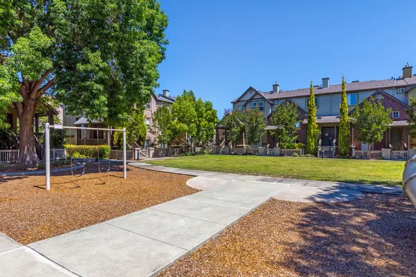 $1,448,000 | 30 Royal Oak Court, Mountain View, CA 94040