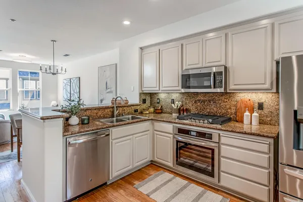 $1,448,000 | 30 Royal Oak Court, Mountain View, CA 94040