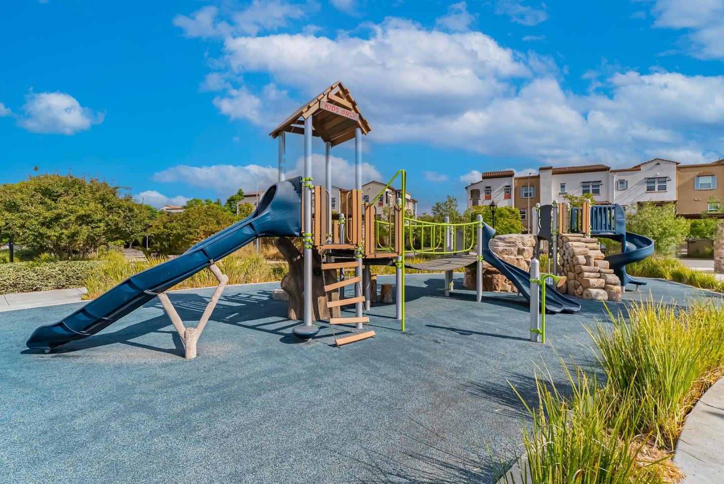 2753 Ferrara Circle San Jose, CA 95111 - Photo 41 of 46 a view of a house with swimming pool and sitting area