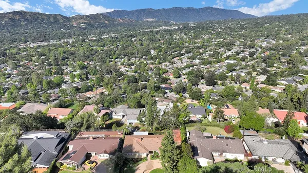 $1,898,000 | 5537 Stardust Road, La Canada Flintridge, CA 91011