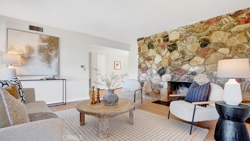 5537 Stardust Road La Canada Flintridge, CA 91011 - Photo 6 of 28