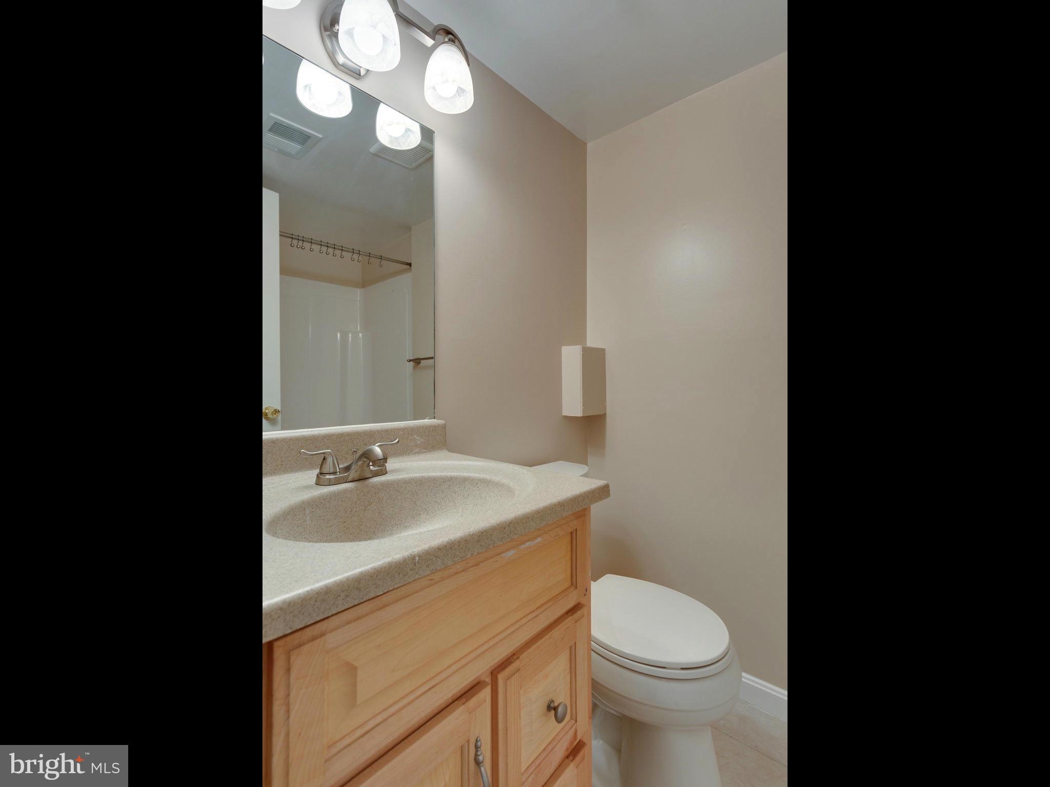 7019 Leestone Street Springfield, VA 22151 - Photo 27 of 30 Bath