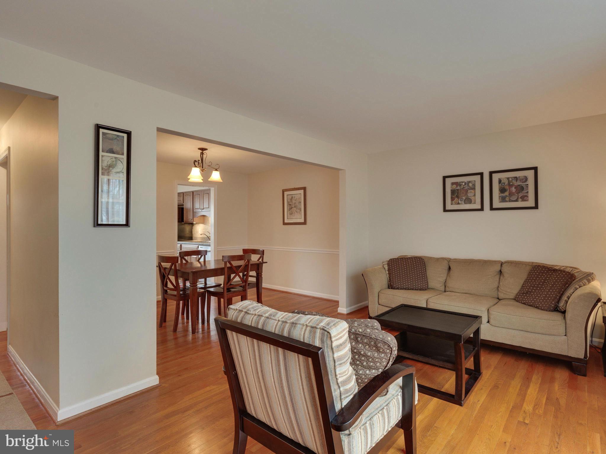 7019 Leestone Street Springfield, VA 22151 - Photo 5 of 30 Living Room