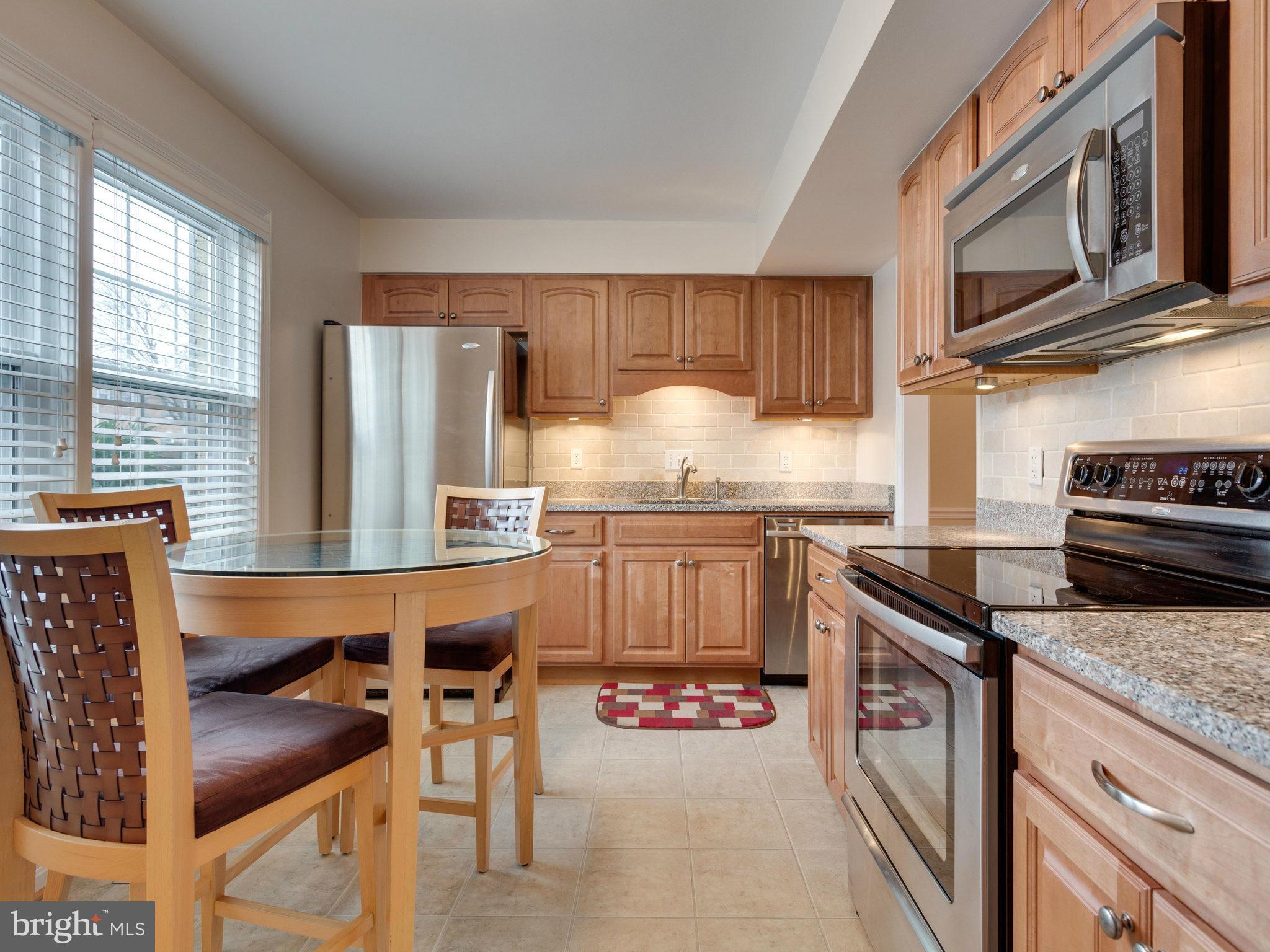 7019 Leestone Street Springfield, VA 22151 - Photo 9 of 30 Kitchen