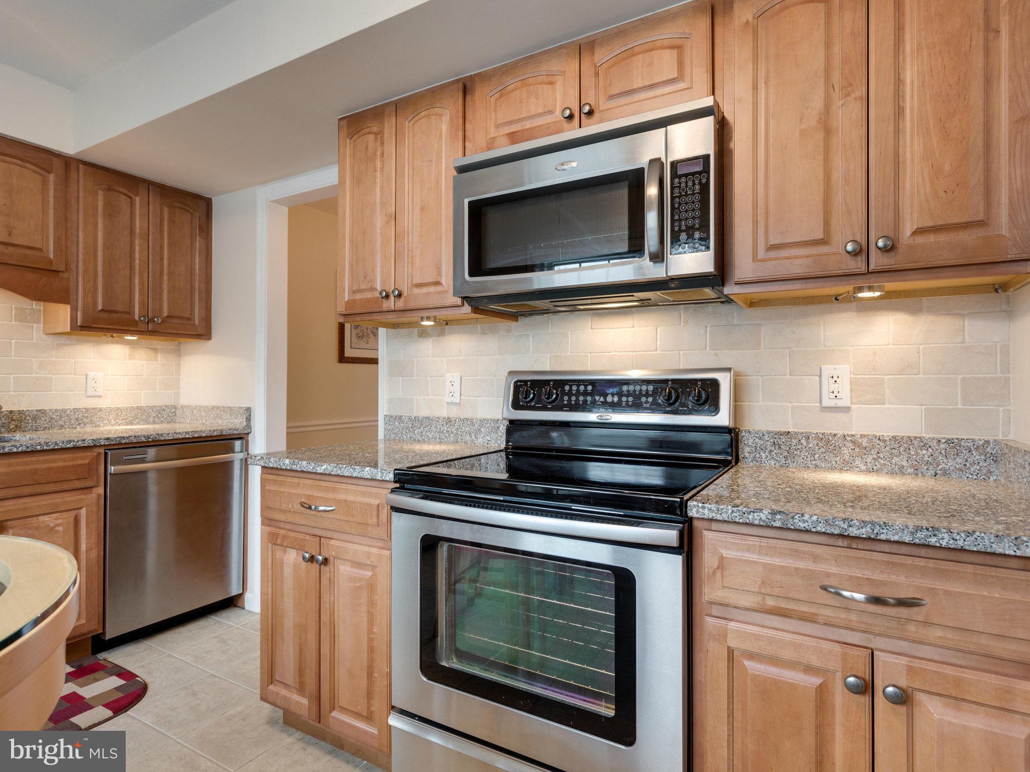 7019 Leestone Street Springfield, VA 22151 - Photo 10 of 30 Kitchen