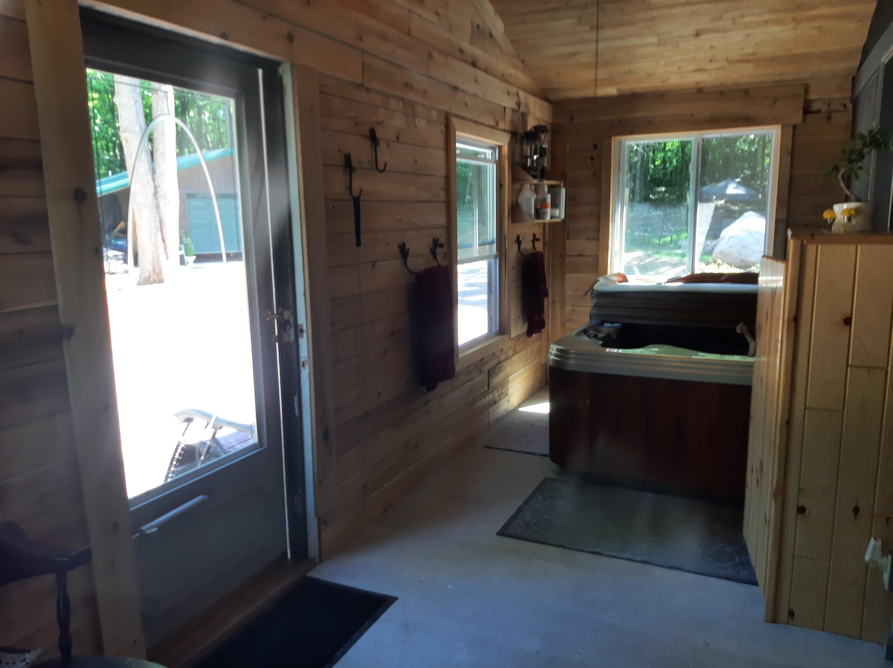 3194 Pearsall Road Fairview, MI 48621 - Photo 5 of 37 1901753-4.JPG