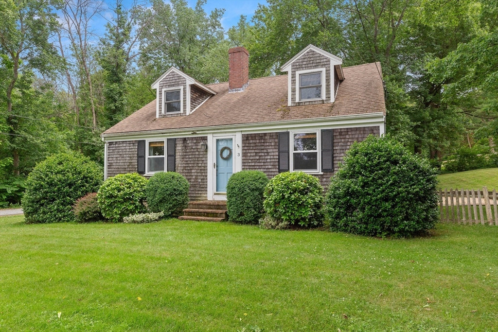 3 Main Street West Newbury, MA 01985 - Photo 1 of 42 a front view of a house with garden