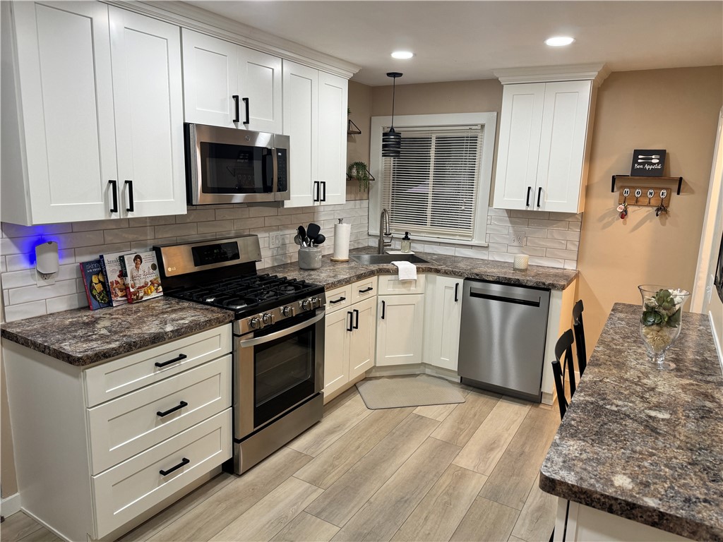 707 Webster Road Webster, NY 14580 - Photo 17 of 26