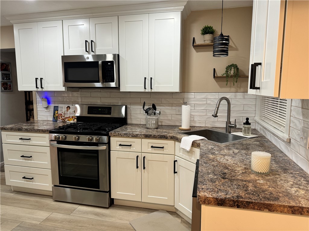 707 Webster Road Webster, NY 14580 - Photo 18 of 26