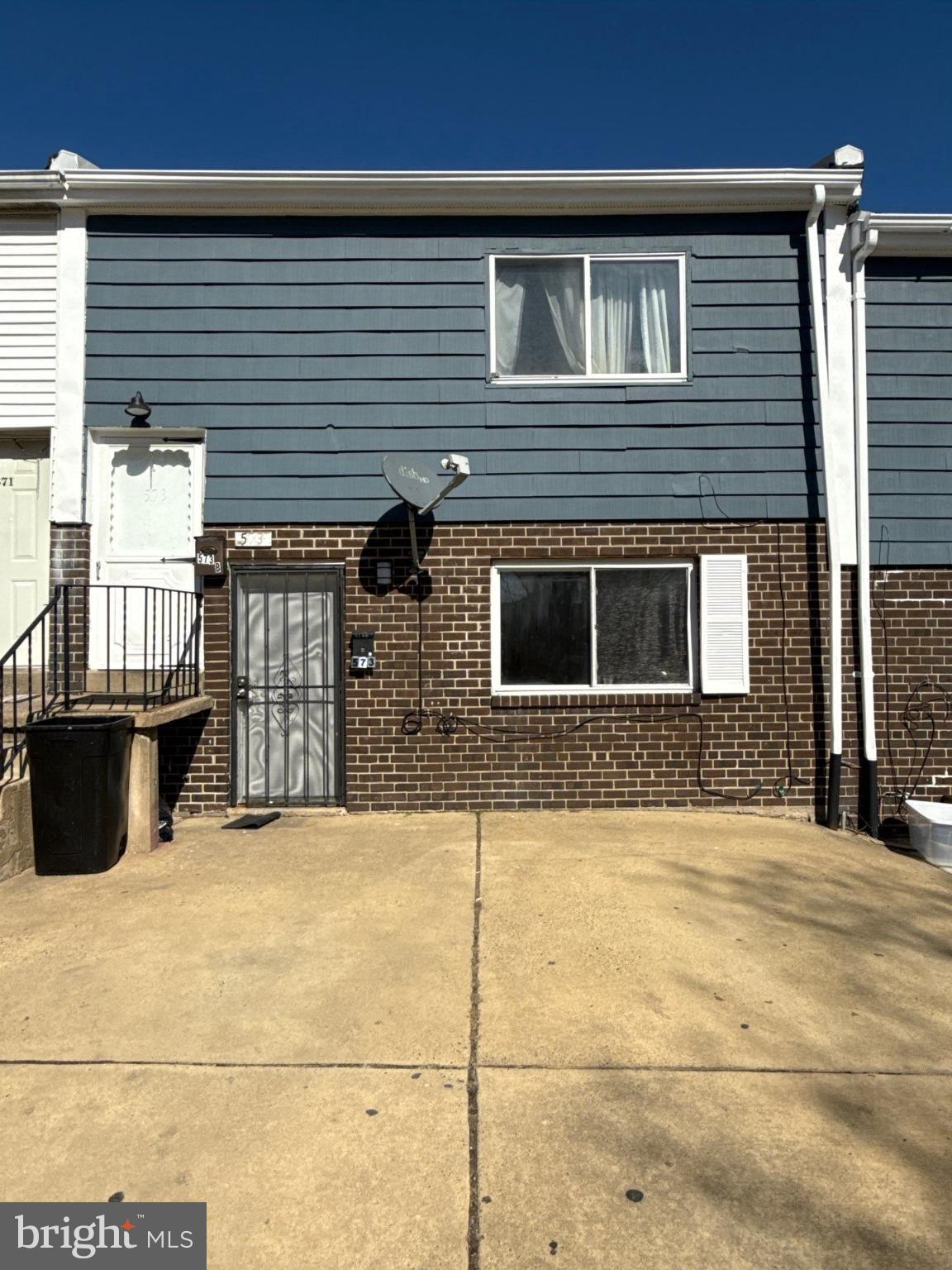 573 Allengrove Street Philadelphia, PA 19120 - Photo 2 of 16 573 - A. Bottom unit front.