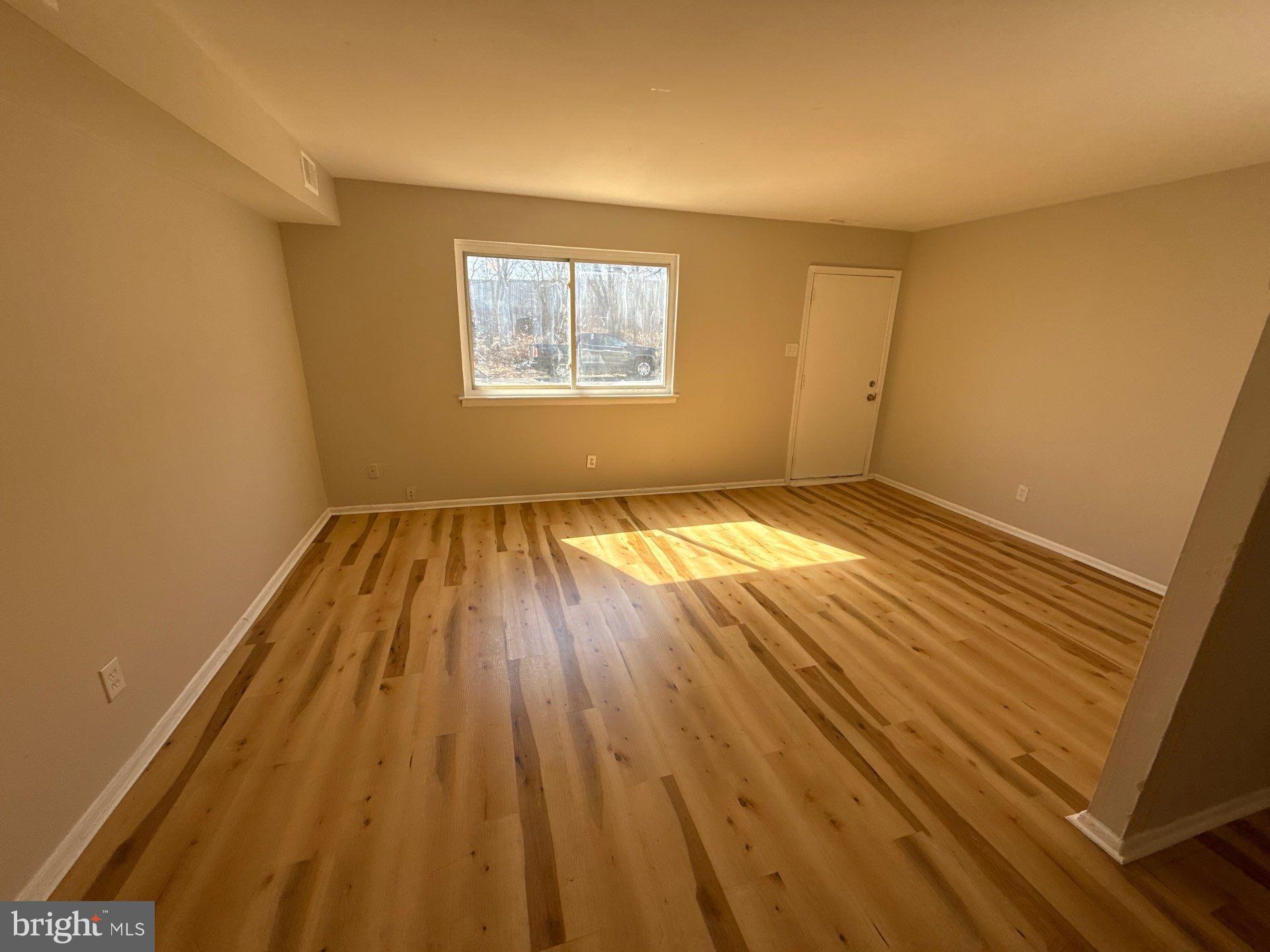573 Allengrove Street Philadelphia, PA 19120 - Photo 3 of 16 573 A - Bright living room