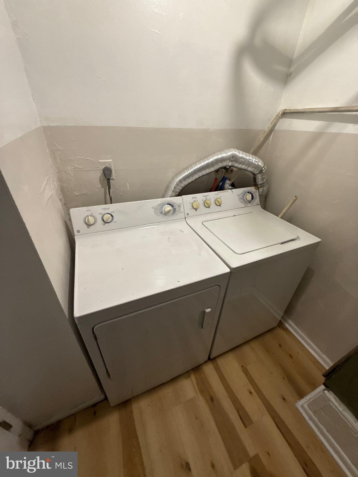 573 Allengrove Street Philadelphia, PA 19120 - Photo 9 of 16 Laundry room, washer and dryer