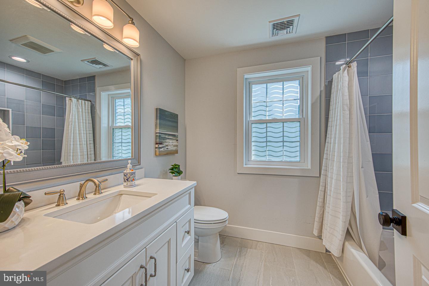 542 Smithbridge Road Glen Mills, PA 19342 - Photo 37 of 63 Hall bathroom