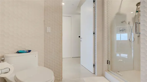 $6,500 | 4240 Galt Ocean Drive, Unit 1006, Fort Lauderdale, FL 33308