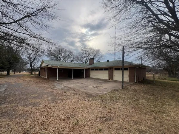 $699,900 | 1655 Farm To Market Road 120, Denison, TX 75021