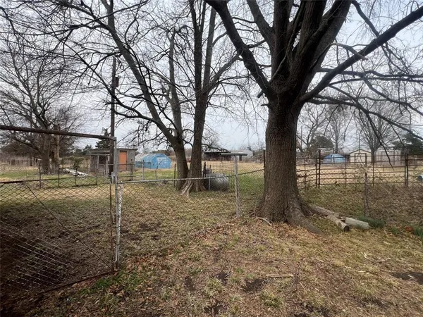 $699,900 | 1655 Farm To Market Road 120, Denison, TX 75021