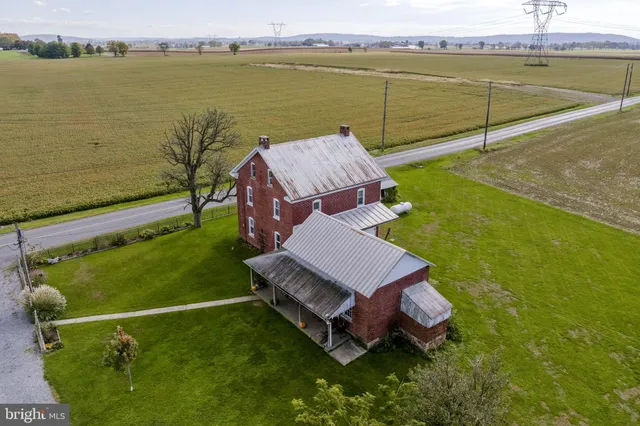 $1,000,000 | 490 Weidmansville Road, Ephrata, PA 17522