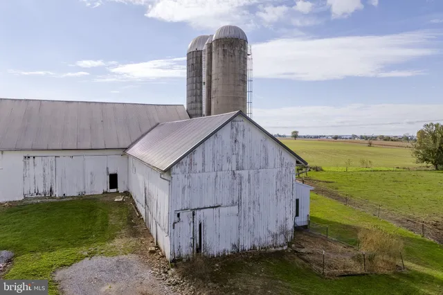 $1,000,000 | 490 Weidmansville Road, Ephrata, PA 17522