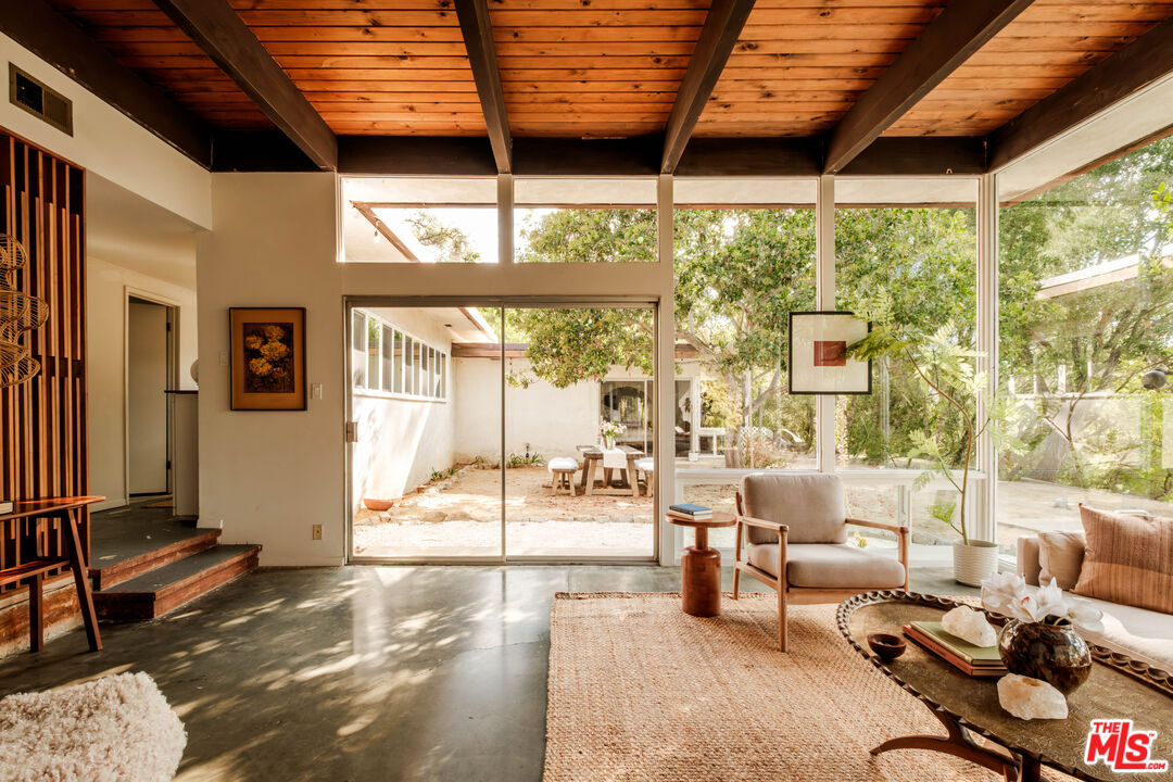21269 Entrada Road Topanga, CA 90290 - Photo 9 of 73