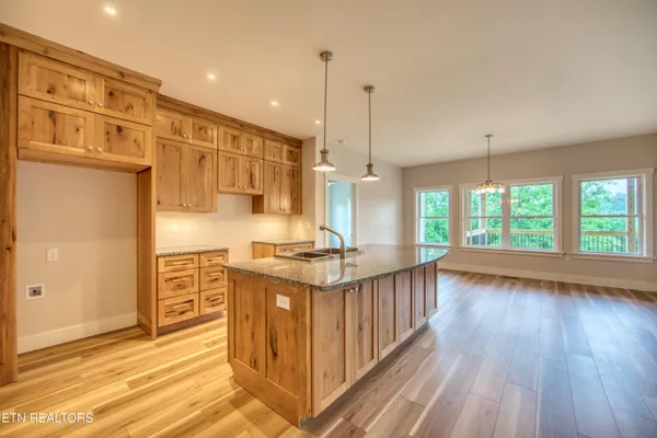 $498,000 | 760 Rockview Road, Jamestown, TN 38556