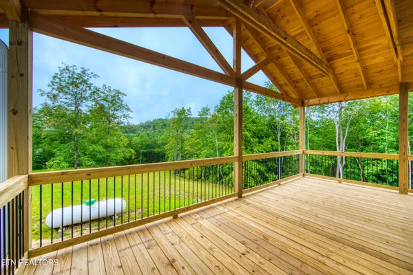 $498,000 | 760 Rockview Road, Jamestown, TN 38556