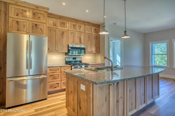 $498,000 | 760 Rockview Road, Jamestown, TN 38556