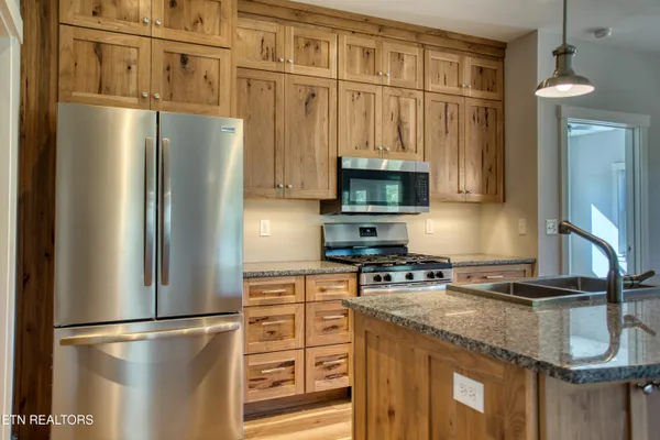 $498,000 | 760 Rockview Road, Jamestown, TN 38556