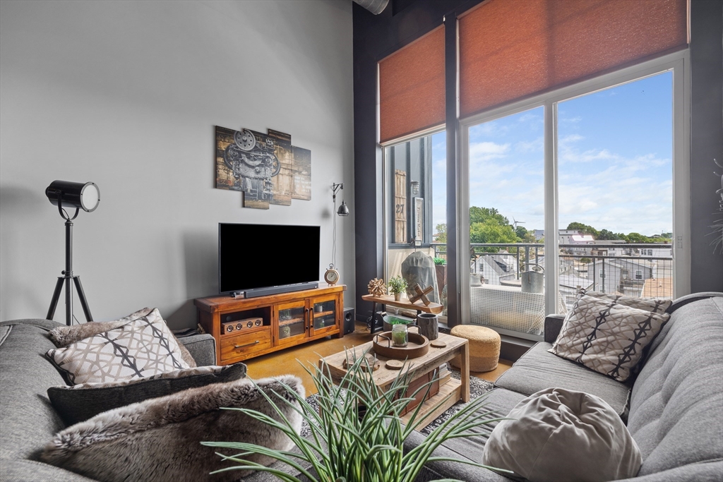 950 Broadway, Unit 27 Chelsea, MA 02150 - Photo 4 of 23