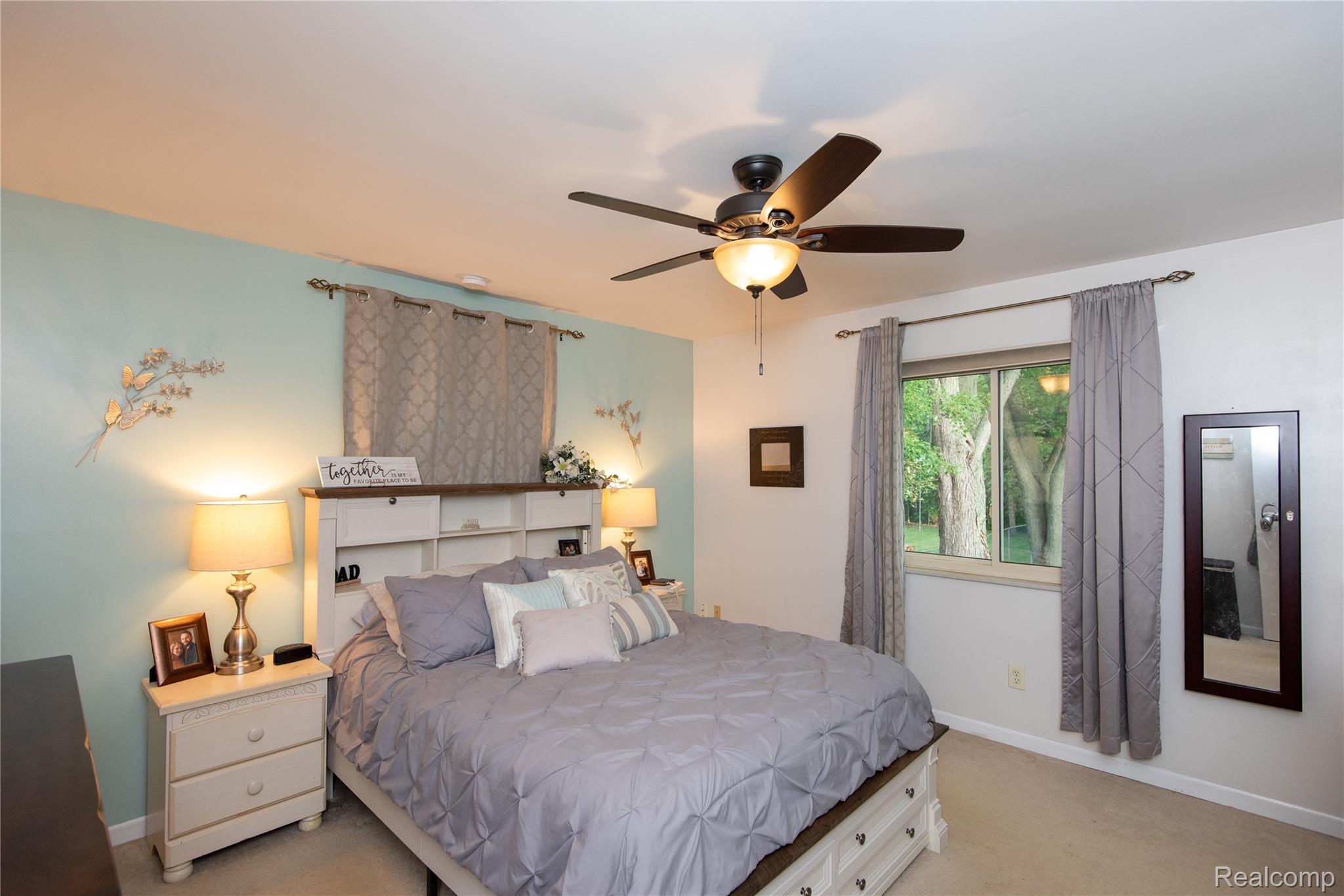 4395 Regency Road Swartz Creek, MI 48473 - Photo 37 of 67 Ceiling fan with integrated lighting