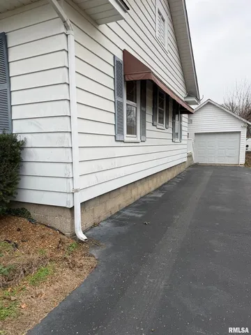 $135,000 | 510 North Maple Street, Benton, IL 62812