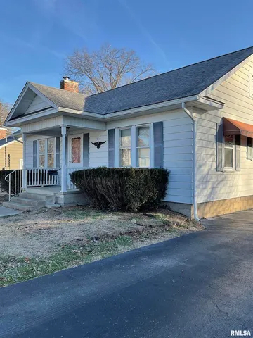 $135,000 | 510 North Maple Street, Benton, IL 62812